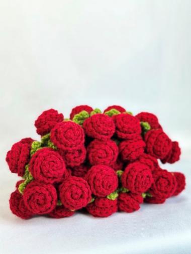 Red Crochet Bouquet - Image 5
