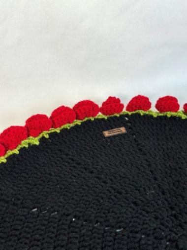 Red Crochet Bouquet - Image 3